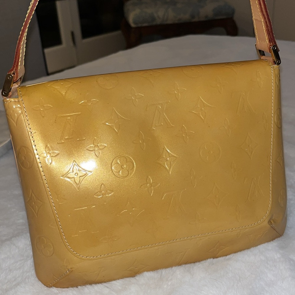💛Authentic like new -Louis Vuitton💛 Thompson Street Vernis Shoulder Bag
